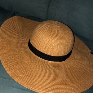 Floppy sun hat